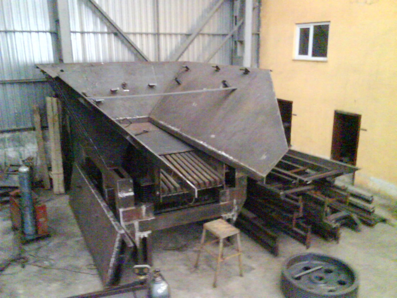 Vibratin feeder manufacturing photo